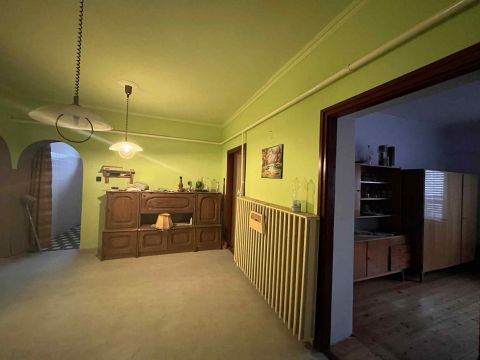 Eladó Ház 6221 Akasztó eladó Akasztón a Csengődi úton egy családiház!