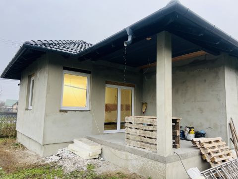 Eladó Ház 2315 Szigethalom Szigethalmon a hév közelében eladó önálló családi ház