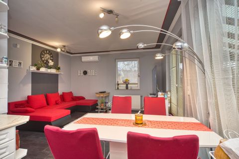 Eladó Lakás 2225 Üllő , Üllő -újépítésű házai közt megbúvó  társasházi lakás