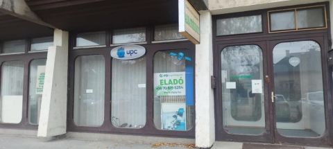 Eladó Üzlethelyiség 7100 Szekszárd , 7100 Szekszárd, Központ