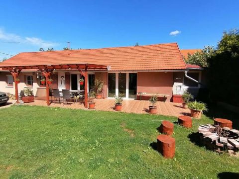 Eladó Ház 2092 Budakeszi , Budakeszi erdő mellett