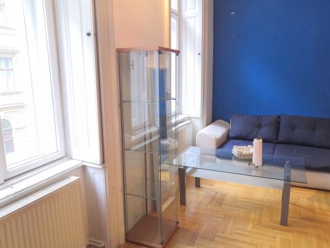 Eladó Lakás 1055 Budapest 5. kerület Nyugatinál csendes mellékutcára néző, dupla galériás