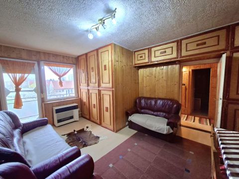 Eladó Lakás 8000 Székesfehérvár , Belvárosi, 42 m2-es, 2.emeleti, téglalakás