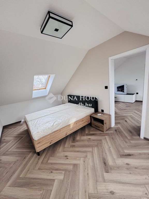 7815 Harkány — 1/11