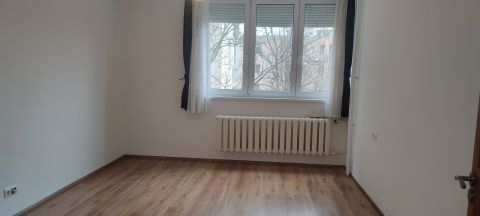 Eladó Lakás 8000 Székesfehérvár 