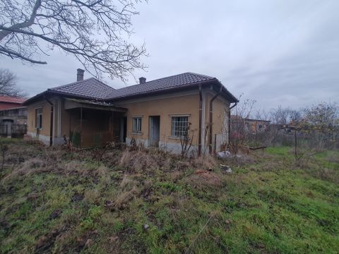 Eladó Ház 2747 Törtel , 2747 Törtel