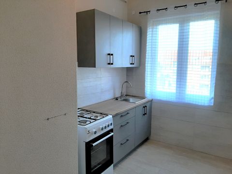 Kiadó Lakás 6000 Kecskemét , KIADÓ 2 SZOBÁS LAKÁS A RÁKÓCZI UTCÁBAN