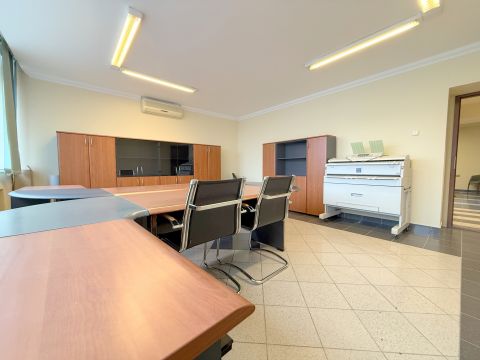 Kiadó Iroda 4400 Nyíregyháza , Nyíregyháza