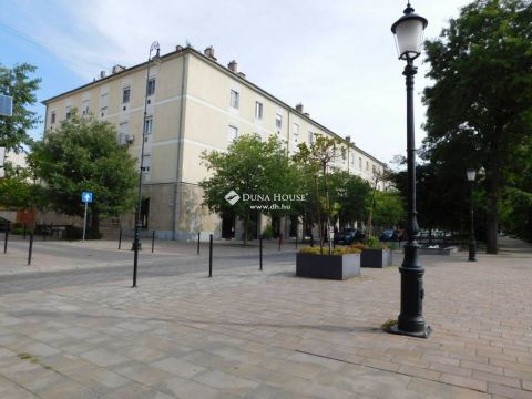 Kiadó Lakás 6000 Kecskemét Rákóczi utcai full berendezett 2 szobás lakás kiadó!