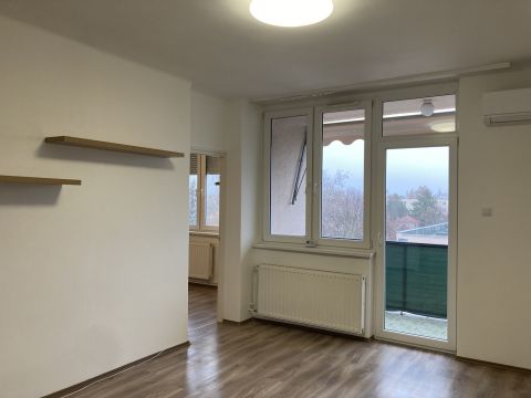 Kiadó Lakás 6000 Kecskemét Kecskemét Villanegyedében lakás KIADÓ