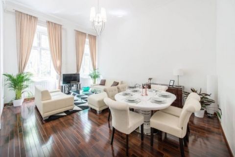 Kiadó Lakás 1061 Budapest 6. kerület Liszt Ferenc Téri 3 szobás felújított csodaszép lakás kiadó!