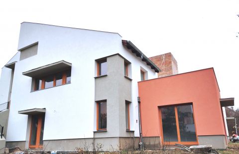 Eladó Lakás 2092 Budakeszi , alacsony rezsijű lakás, saját kert és nagy terasz