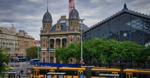 Eladó Lakás 1066 Budapest 6. kerület , Nyugati tér közvetlen szomszédságában, csendes polgári lakás