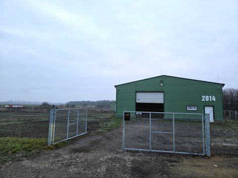 Eladó Tároló/Raktár 3000 Hatvan 