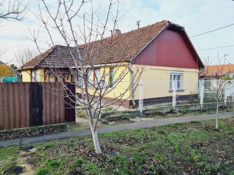 Eladó Ház 5624 Doboz 