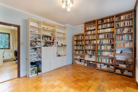 Eladó Lakás 1021 Budapest 2. kerület Völgy utcában panorámás lakás 2 színten 3 terrasszal!