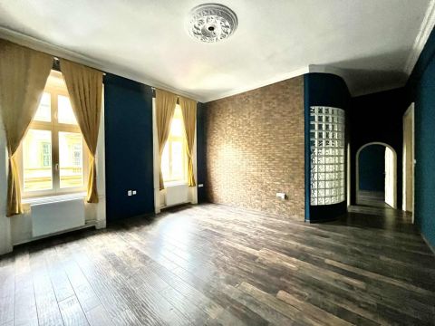 Eladó Lakás 1067 Budapest 6. kerület 