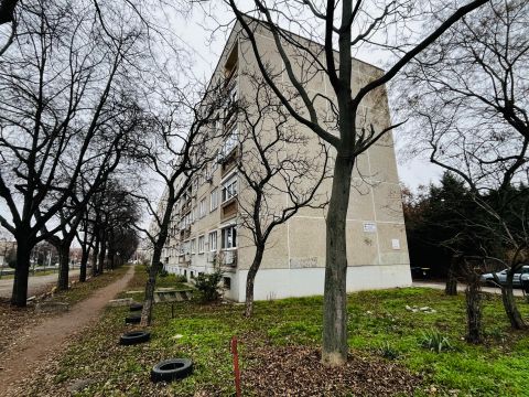 Eladó Lakás 1148 Budapest 14. kerület , 4.emeleti panel lakás, Örs Vezér tere 600 méterre.