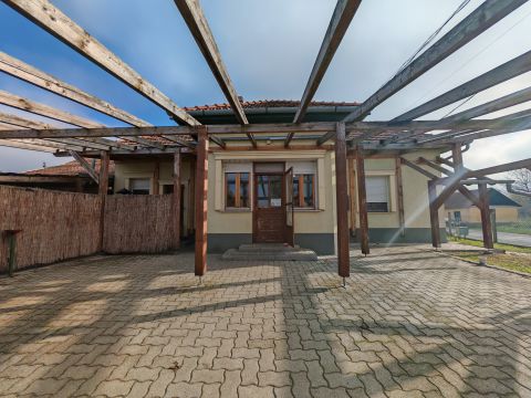 Eladó Ház 5094 Tiszajenő 