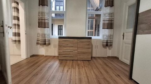 Eladó Lakás 1067 Budapest 6. kerület , 1067 Budapest 6, Terézváros, Andrássy út