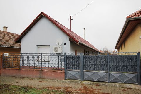 Eladó Ház 2377 Örkény , Központhoz közeli, kis családi ház Örkényen ELADÓ