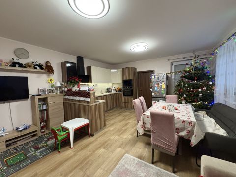 Eladó Ház 2364 Ócsa , Új építésű ingatlanok között pár éve épült ingatlan