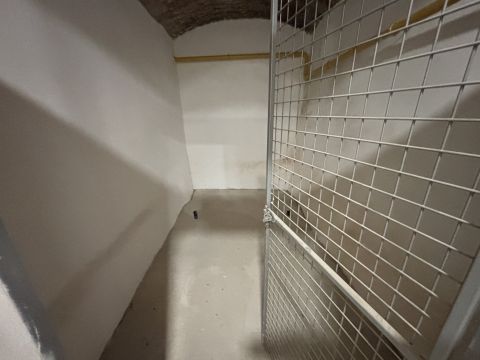 Eladó Tároló/Raktár 9400 Sopron Várkerület