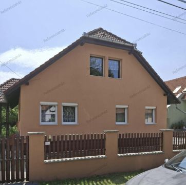 Eladó Ház 5126 Jászfényszaru , Aszfalton utcában újépítésű ház 