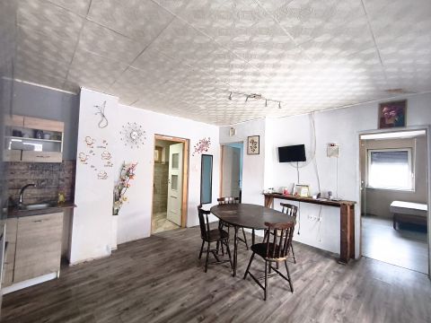 Eladó Ház 7258 Baté , Központhoz közel