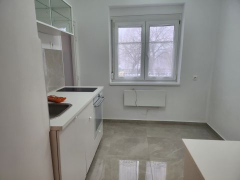 Kiadó Lakás 8200 Veszprém Veszprém sztk