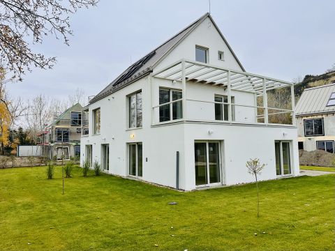 Eladó Lakás 8172 Balatonakarattya , Aligai utca