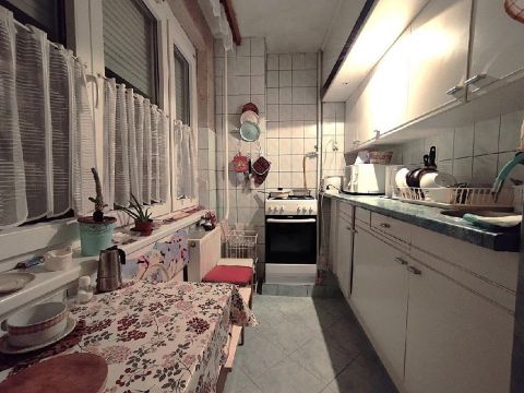 Eladó Lakás 8000 Székesfehérvár , 8000 Székesfehérvár, Csendes, belváros közeli