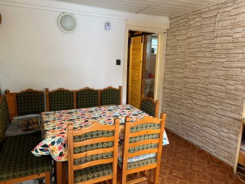 Eladó Ház 2481 Velence , számozott utcákban