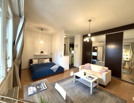 Eladó Lakás 1132 Budapest 13. kerület , Újlipótváros szívében-napfényes, felújtott, erkélyes lakás