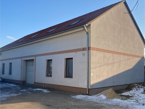 Eladó Ipari 9400 Sopron , Telephely eladó, Sopron frekventált részén!