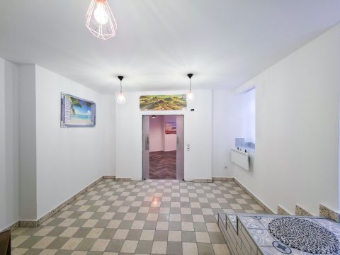 Eladó Lakás 1083 Budapest 8. kerület Otthonos lakás a nyüzsgő belváros csendes utcájában