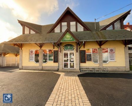 Eladó Ház 9700 Szombathely Kámonban többfunkciós épületegyüttes, lakással és üzletekkel