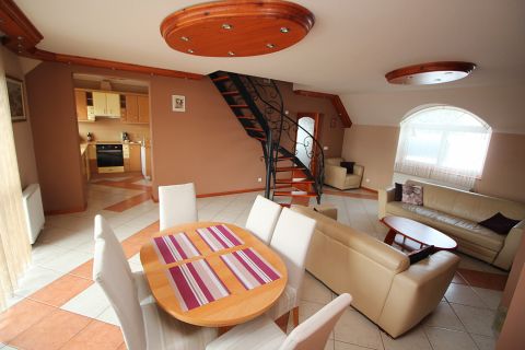 Eladó Lakás 6000 Kecskemét Igényes 4 szobás tégla lakás 2 percre a belvárostól