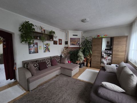 Eladó Ház 2100 Gödöllő , Máriabesnyő nyugodt utcájában