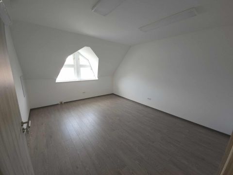 Kiadó Iroda 6000 Kecskemét , Kecskemét belvárosában iroda kiadó