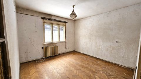 Eladó Ház 1039 Budapest 3. kerület 