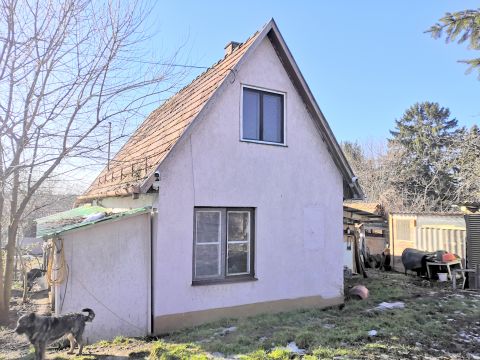 Eladó Ház 2135 Csörög , Csörögi szőlők - tégla építésű, nappali+ 5 háló kialakítható