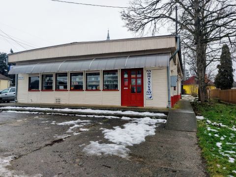 Eladó Üzlethelyiség 2654 Romhány , Központ