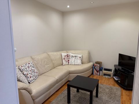 Eladó Lakás 1042 Budapest 4. kerület Felújított, remek hangulatú, nappali+ 3 szobás a Központban!