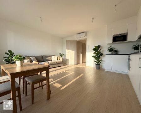 Eladó Lakás 1076 Budapest 7. kerület Gépesített, felújított, erkélyes lakás garázzsal ELADÓ***