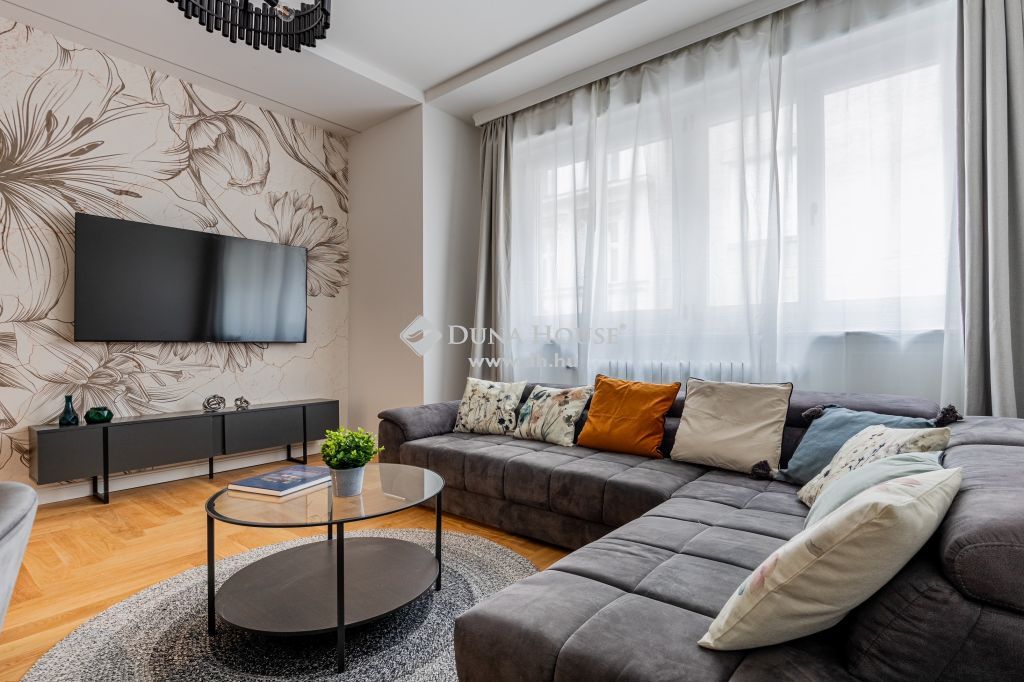 1061 Budapest 6. kerület — 1/18
