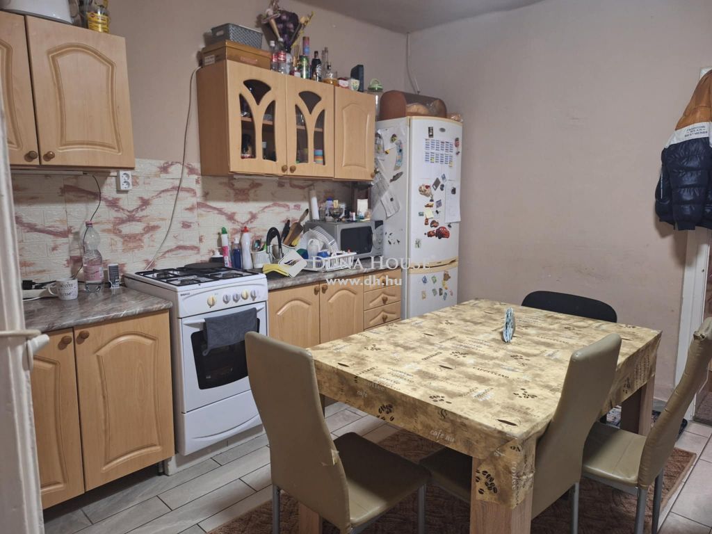 2942 Nagyigmánd , Csendes utcában — 1/14