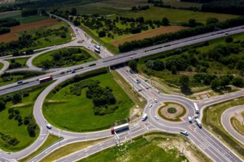 Eladó Ipari 6000 Kecskemét , Iparterület az M5-ös autópálya- 54-es főút csomópontjában!