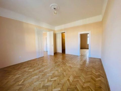 Kiadó Iroda 1027 Budapest 2. kerület 