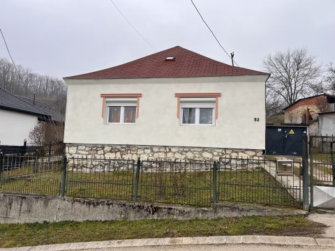 Eladó Ház 8056 Bakonycsernye , Akác utca